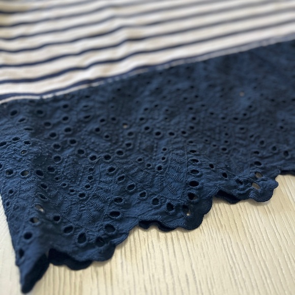 Vineyard Vines Striped Nautical Top Women’s Size L Eyelet Lace Hem Coastal Prep - Picture 4 of 7